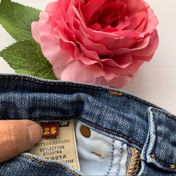 Seven 7 distressed jeans 🍂 - Picture 2 of 2